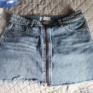 We the Free distressed denim skirt size 28